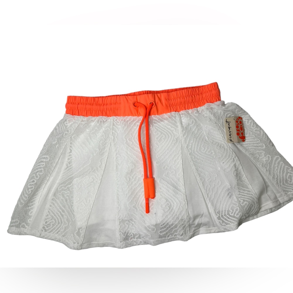 Free‎ People Movement NWT white Mesh Pleated Skort with bike shorts sz S